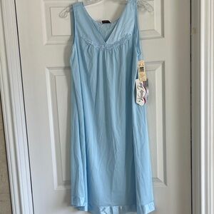 Vanity Fair Pale Blue Sleeveless Nightgown